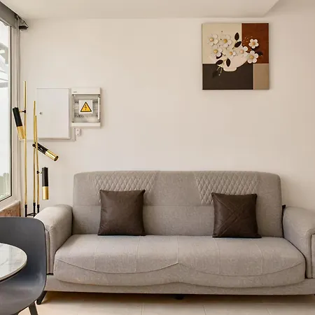 J Home-3